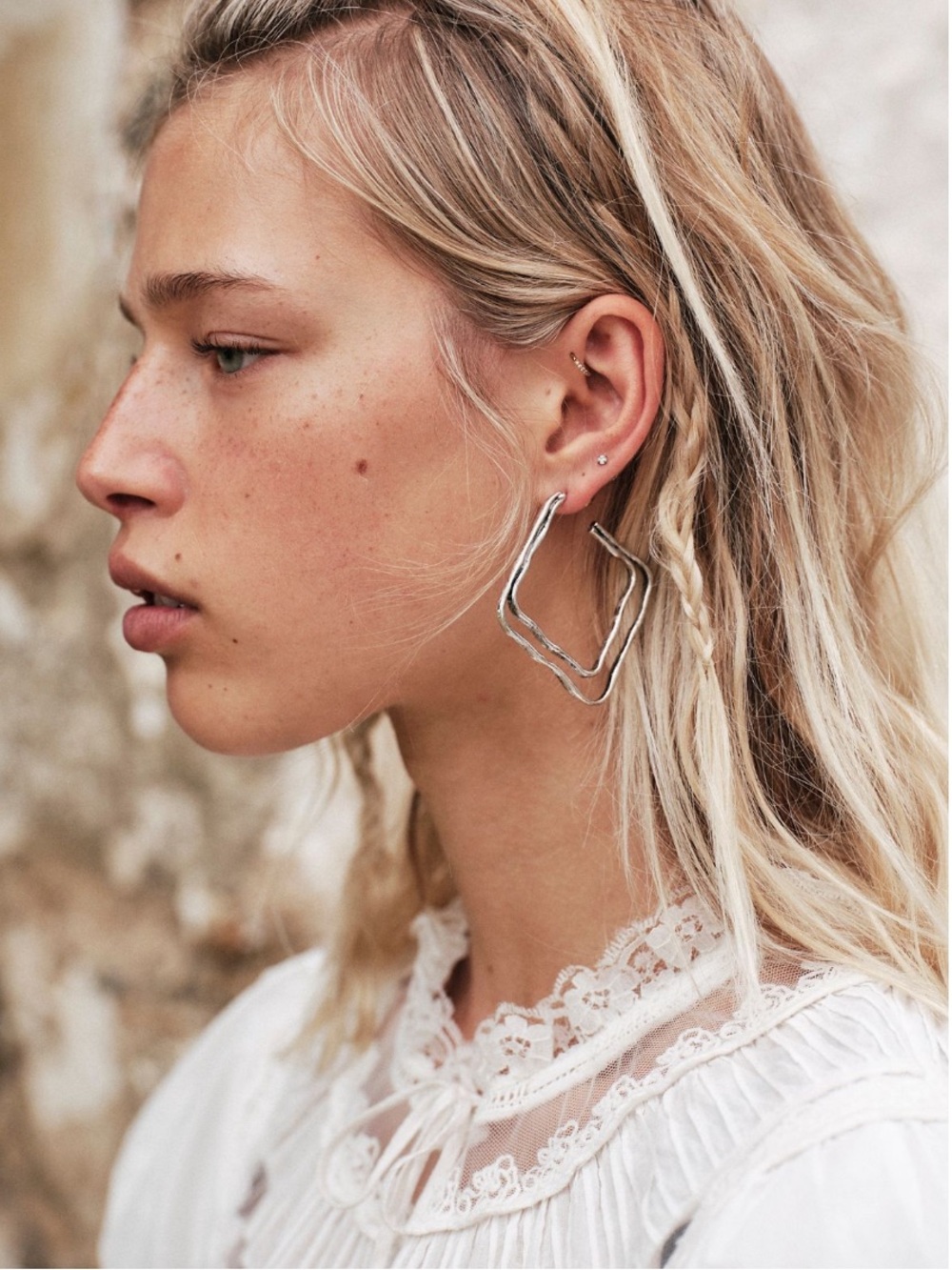 NWT Free People Shelby Square Hoops
